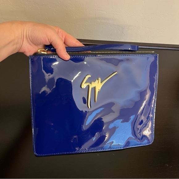 Giuseppe Zanotti patent leather Clutch wristlet, indigo blue, gold tone hardware - Picture 6 of 15
